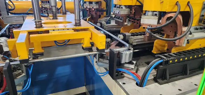 Caso de soporte técnico para recuperación de llenadora bajo presión de producción